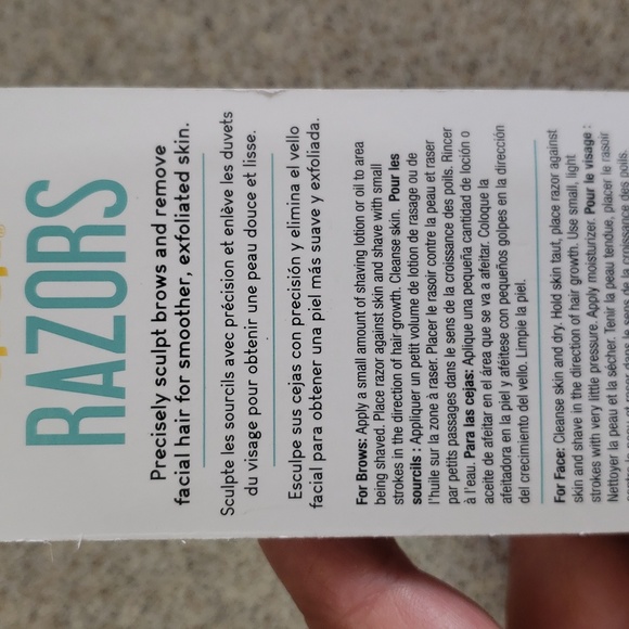 Brow Shaping Razors - Picture 4 of 4